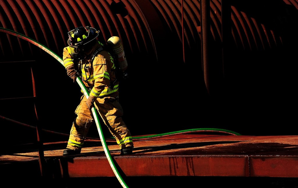 firefighter-816590_1280
