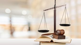 The Complete Guide That Makes Choosing a Business Attorney Simple