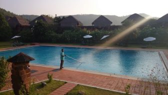 How to Start a Pool Cleaning Business