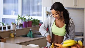 How to Maintain Healthy Eating while Living on Campus