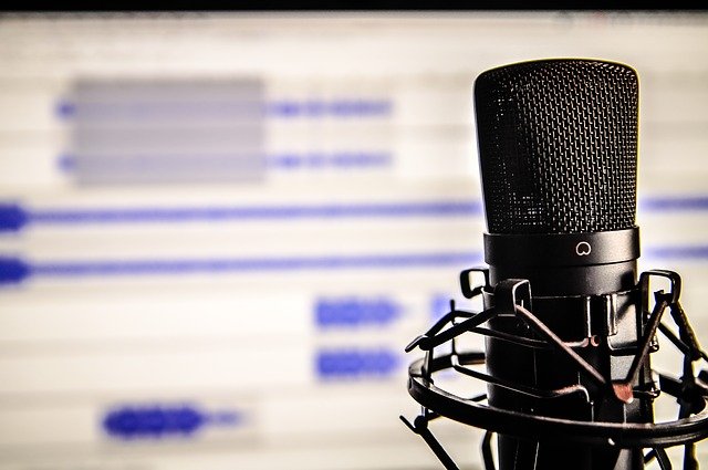 Podcast Studio Equipment 101: Choosing the Correct Podcast Recording Gear