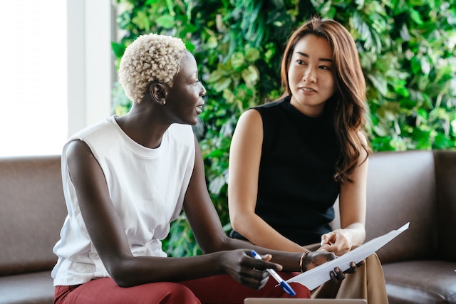 Two woman having a chat.