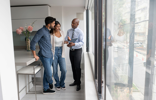 3 Reasons You Should Become a Real Estate Agent in 2023