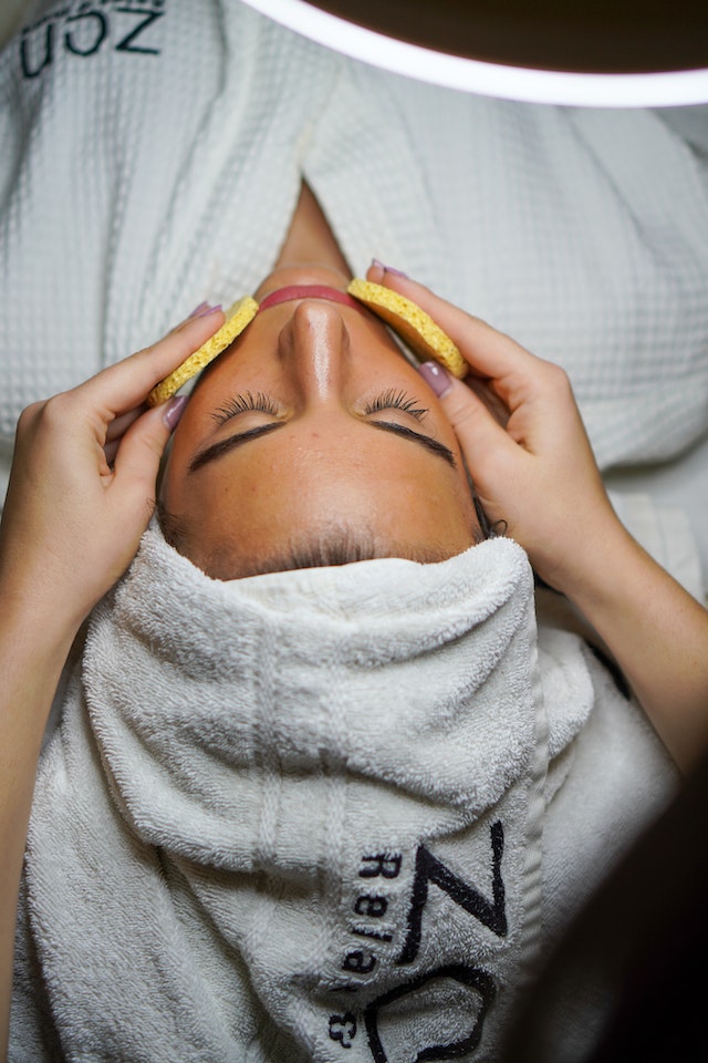 Top 10 Ways Hydrafacial Oakville Services Can Help You Maintain Your Beauty