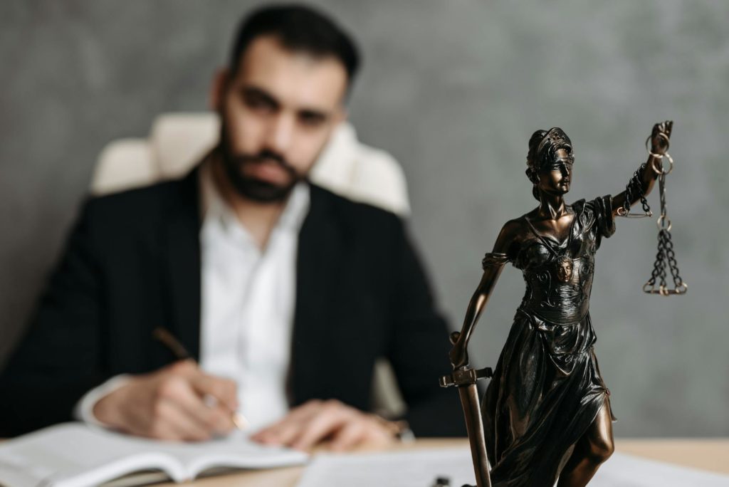 How Can Working with a Skilled Injury Lawyer Change Your Life?
