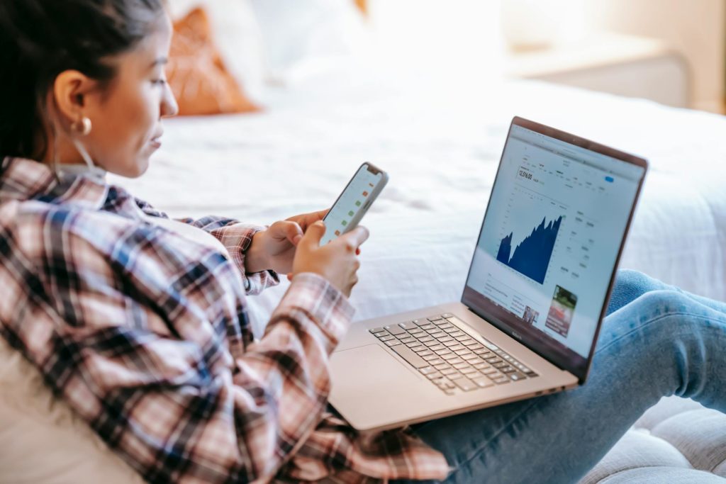 Tips to Help You Start Investing While Still in College