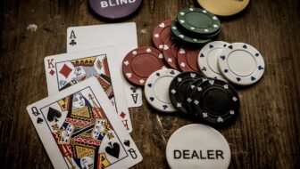 How Omaha Poker Prepares You for the Risks of Entrepreneurship