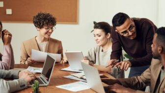 Employer of Record vs. Professional Employer Organization (PEO): What’s the Difference?