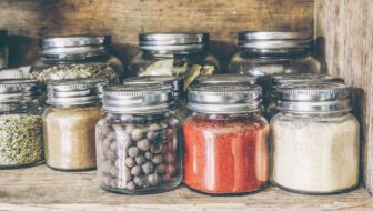 Why More Businesses Are Choosing Glass Jars