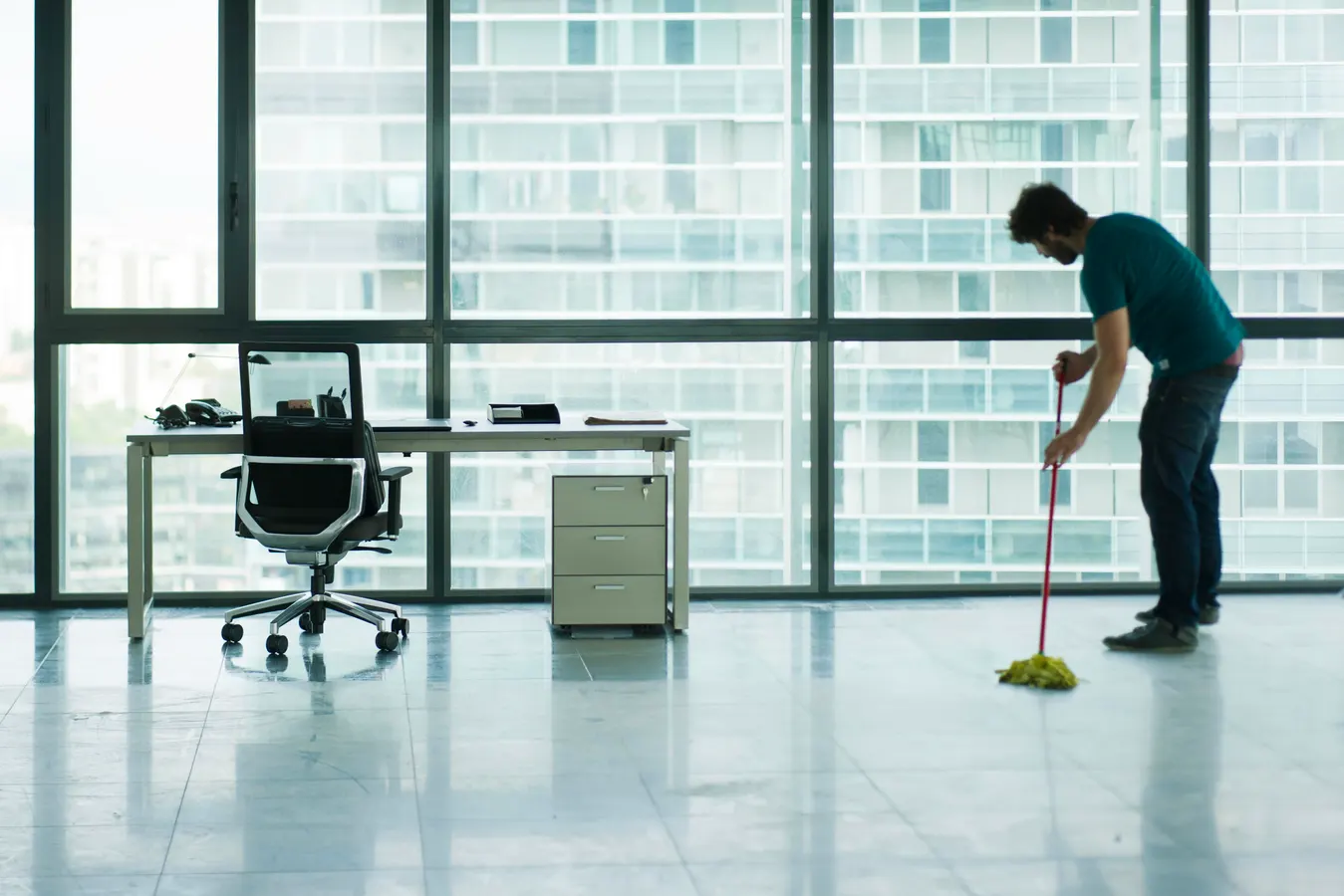 Commercial Cleaning Services Guide: Industry Standards, Certifications, and Custom Cleaning Plans