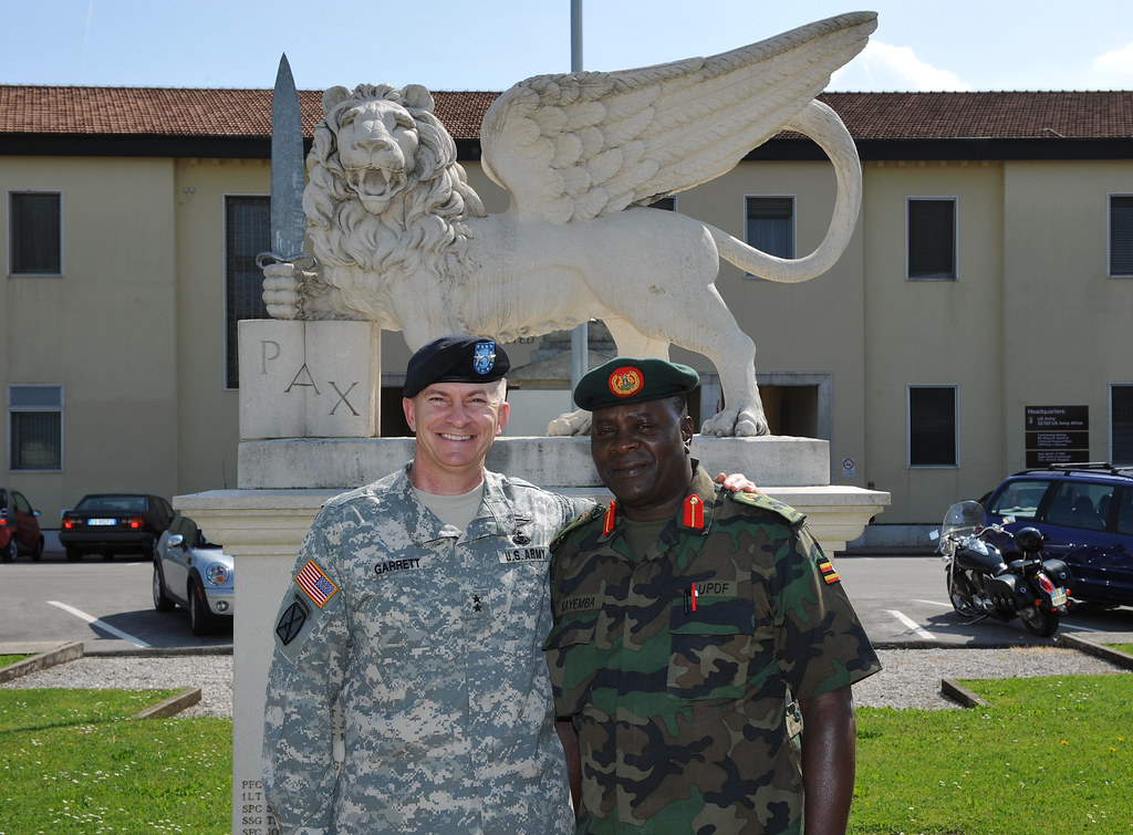 Senior Ugandan general meets with U.S. Army Africa leaders; continues cooperative partnership - 20100429