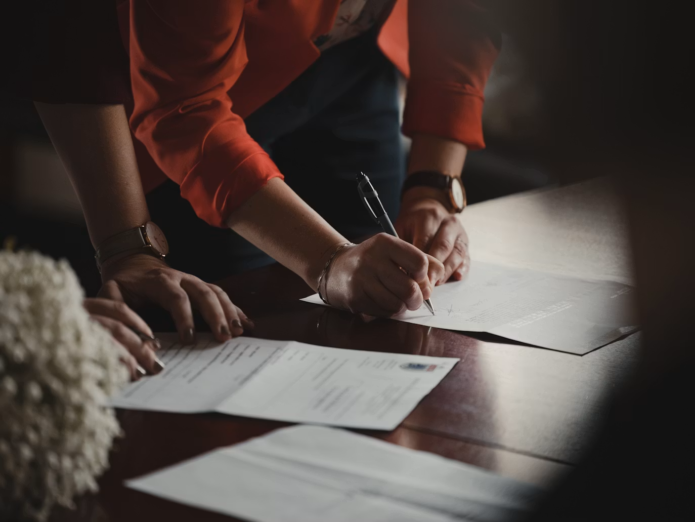 Electronic Signatures Slash Sales Cycle Time: Removing Bottlenecks from Quote to Close