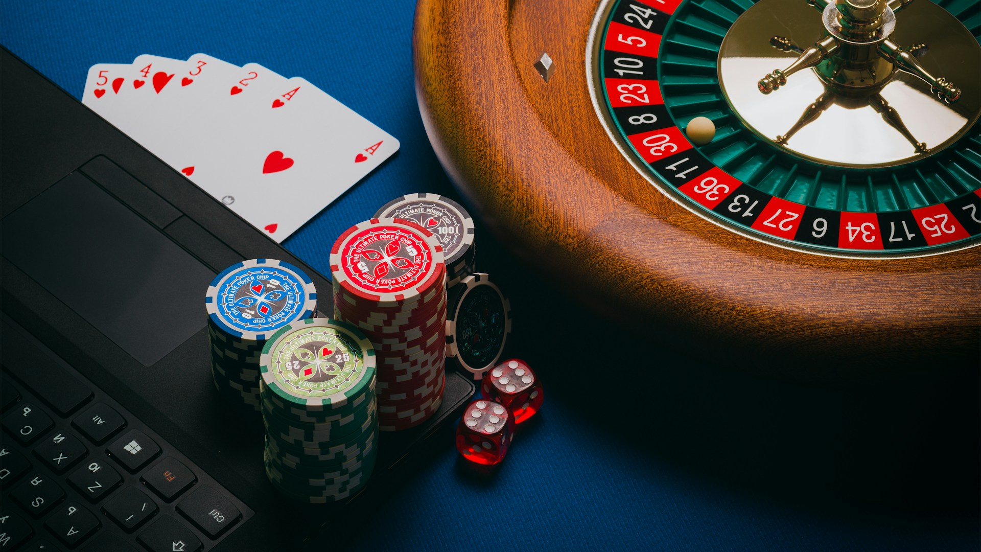 9 Online Side Businesses That Move Money Almost as Fast as a Casino Cashier