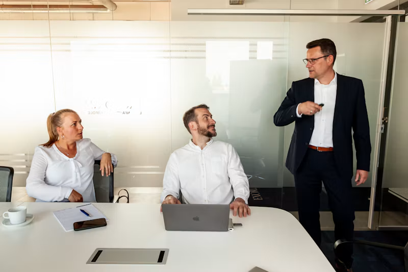4 VC Firms for B2B Founders: Governance, Standard Terms, or Discovery Rounds in 2027